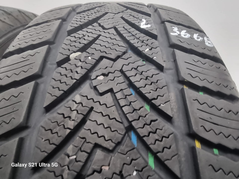 2бр зимни гуми 205/60/16 PIRELLI L03668
