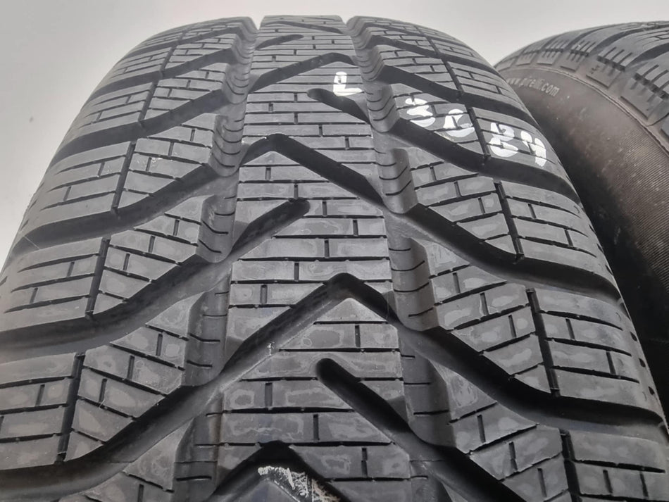 2бр зимни гуми 195/70/16 PIRELLI L03684