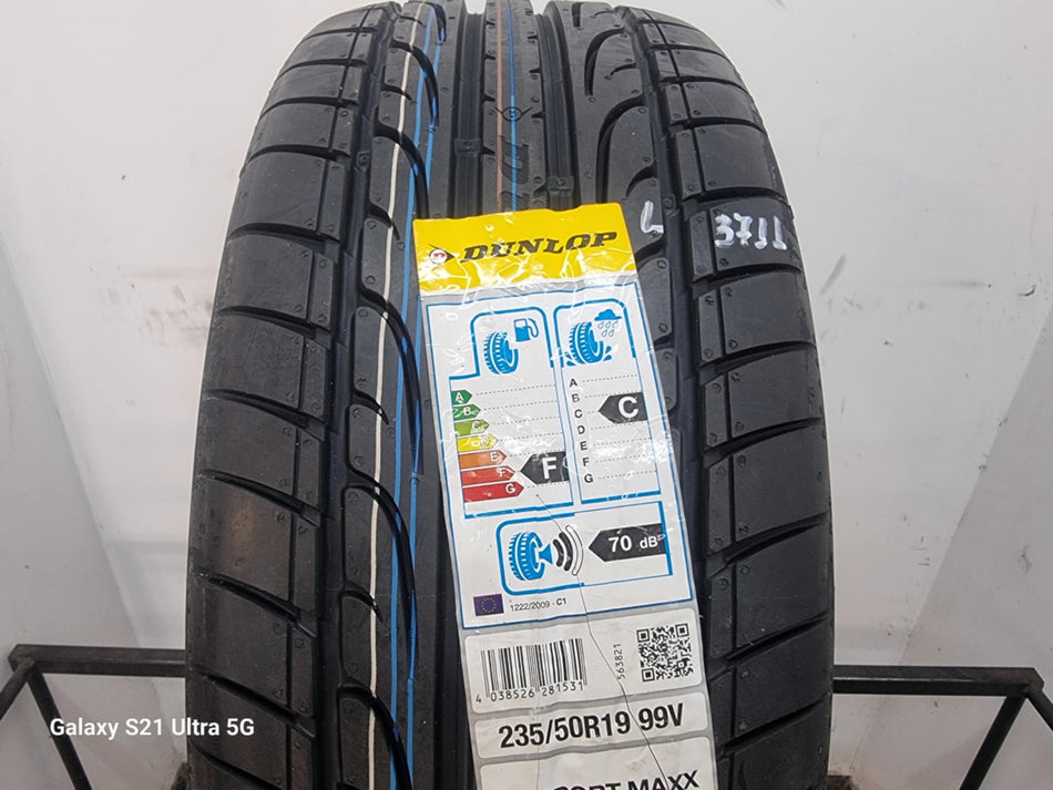1бр лятна гума 235/50/19 DUNLOP L03711