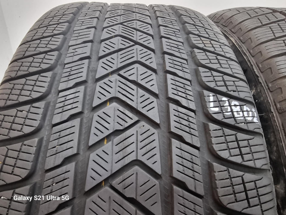 2бр зимни гуми 285/45/22 PIRELLI L03802