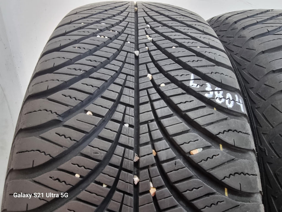 2бр всесезонни гуми 235/65/17 GOODYEAR L03804