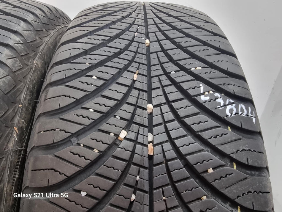 2бр всесезонни гуми 235/65/17 GOODYEAR L03804
