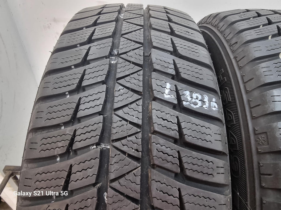 2бр зимни гуми 185/60/15 KUMHO L03836