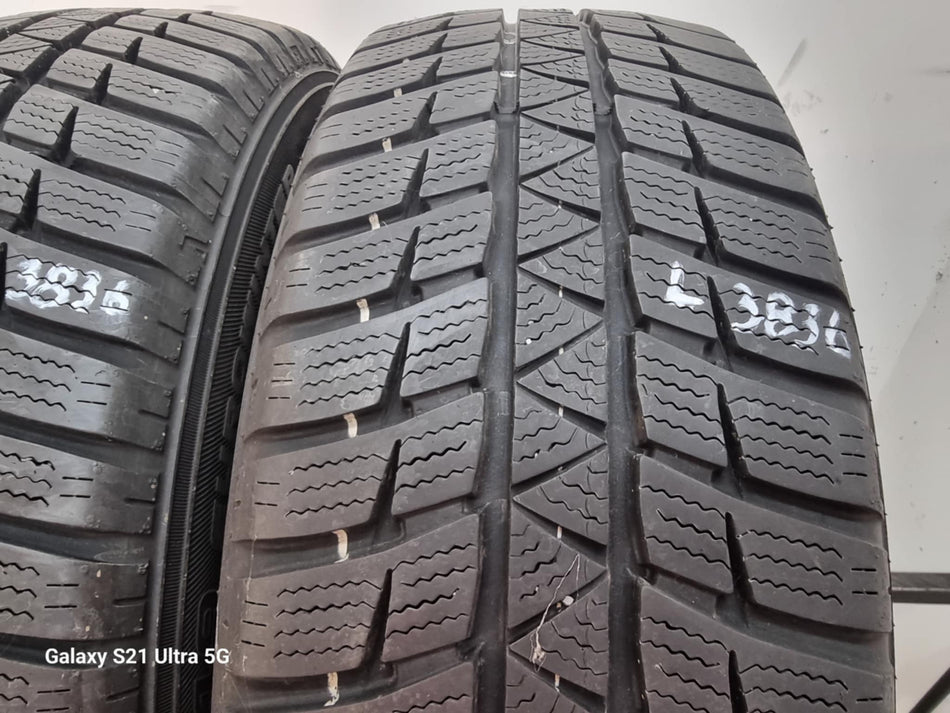 2бр зимни гуми 185/60/15 KUMHO L03836