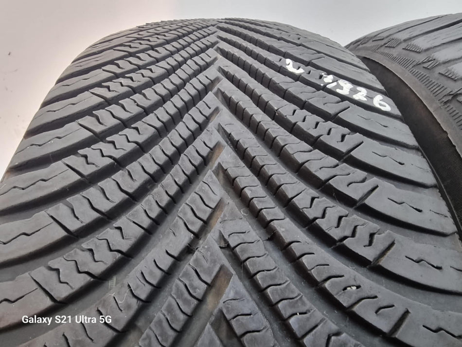 2бр зимни гуми 205/60/16 MICHELIN L03926