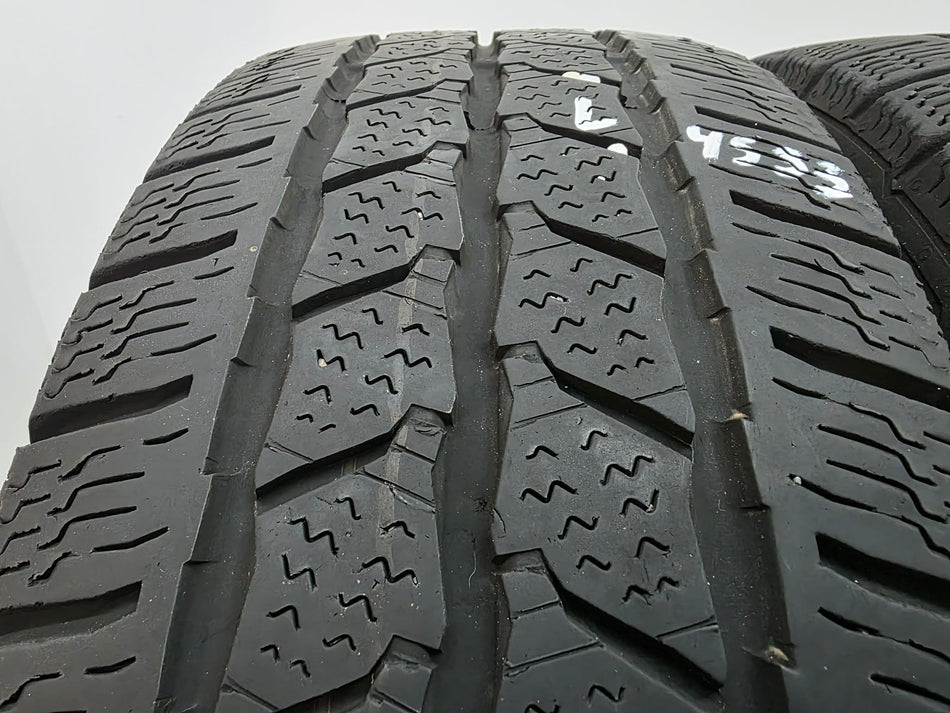 2бр зимни гуми за бус 205/65/16C CONTINENTAL L04533