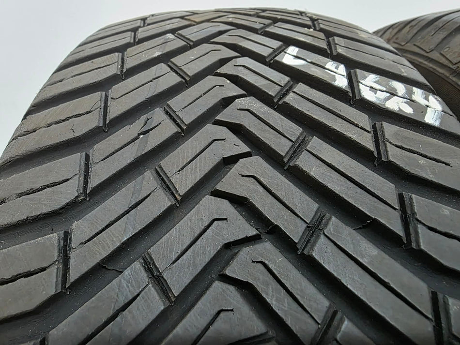 2бр всесезонни гуми 185/60/15 CONTINENTAL L04624