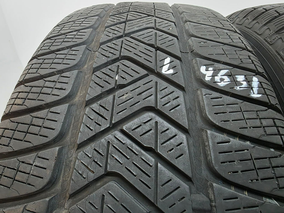 2бр зимни гуми 235/65/17 PIRELLI L04631