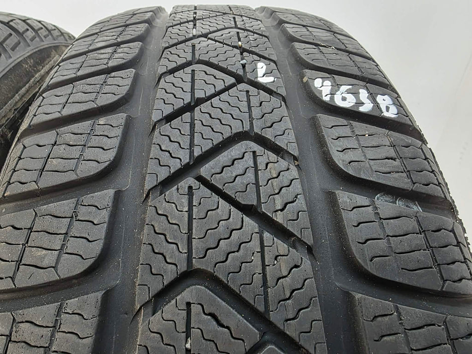 2бр зимни гуми 215/60/16 PIRELLI L04638