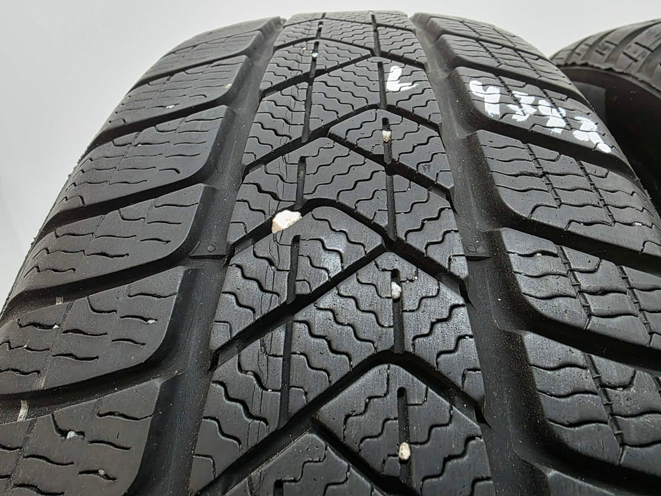 2бр зимни гуми 205/60/17 PIRELLI L04742