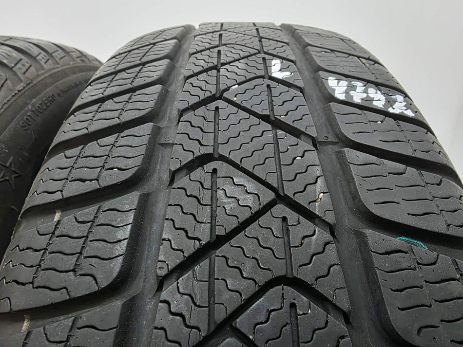 2бр зимни гуми 205/60/17 PIRELLI L04742