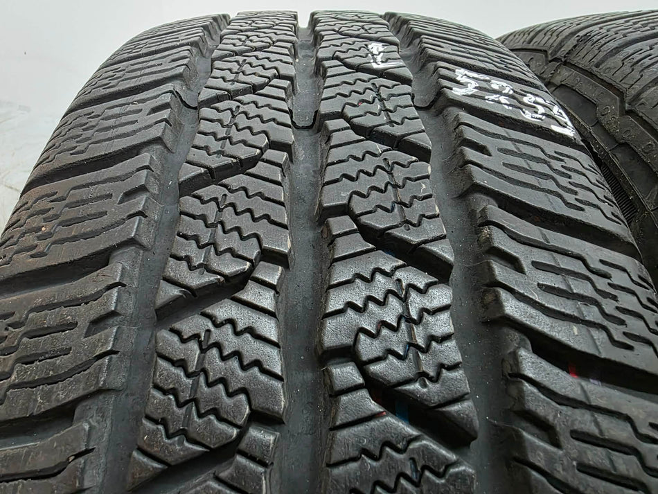 2бр зимни гуми за бус 195/60/16C BARUM L05259