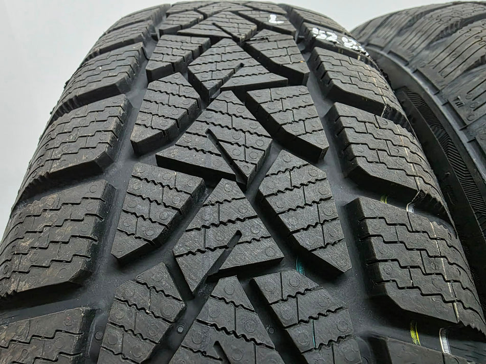 4бр зимни гуми 165/65/15 UNIROYAL L05284