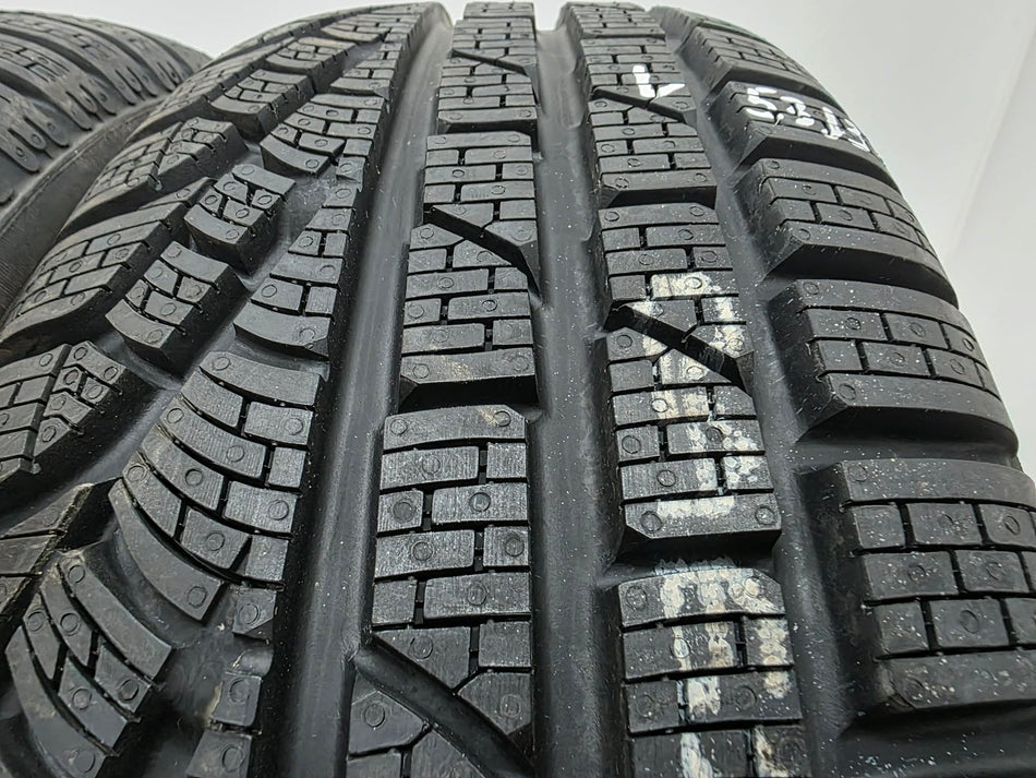 2бр зимни гуми 205/65/17 PIRELLI L05313