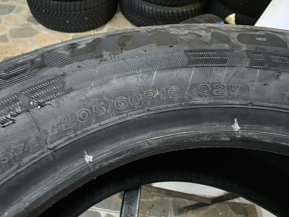 1бр летна гума 205/60/16 BRIDGESTONE L05432