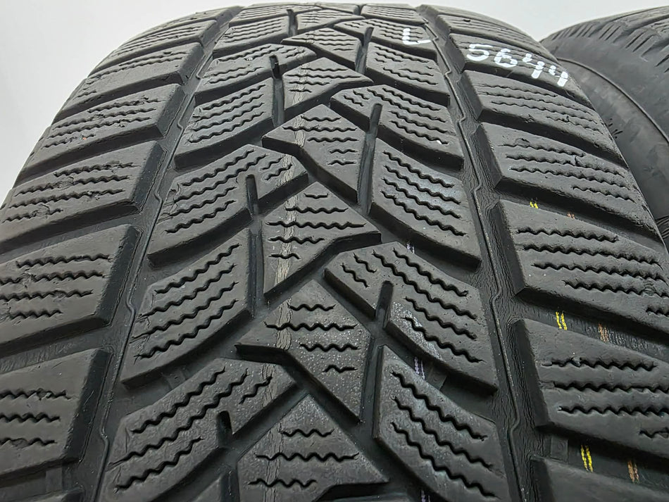 2бр зимни гуми 205/55/16 DUNLOP L05644