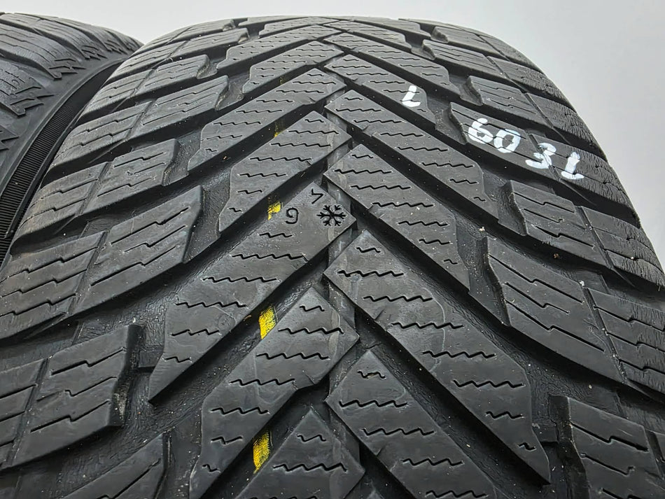 2бр зимни гуми 225/60/17 NOKIAN L06031