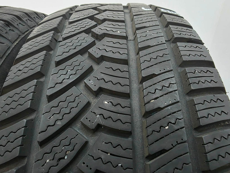 2бр зимни гуми 205/55/16 TORQUED L06309