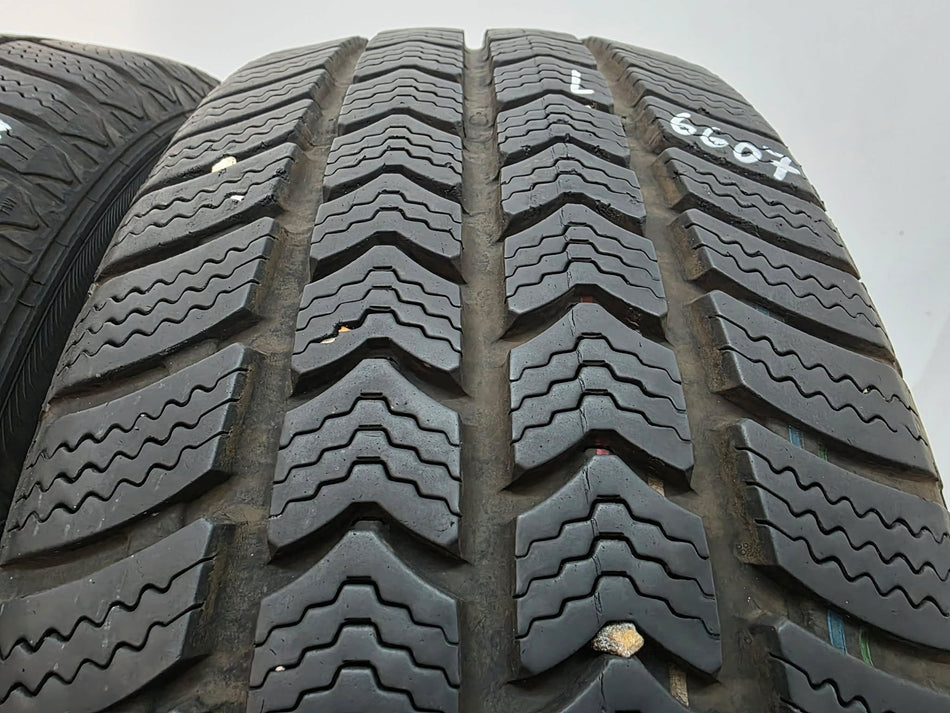 2бр зимни гуми за бус 195/60/16C CONTINENTAL L06607