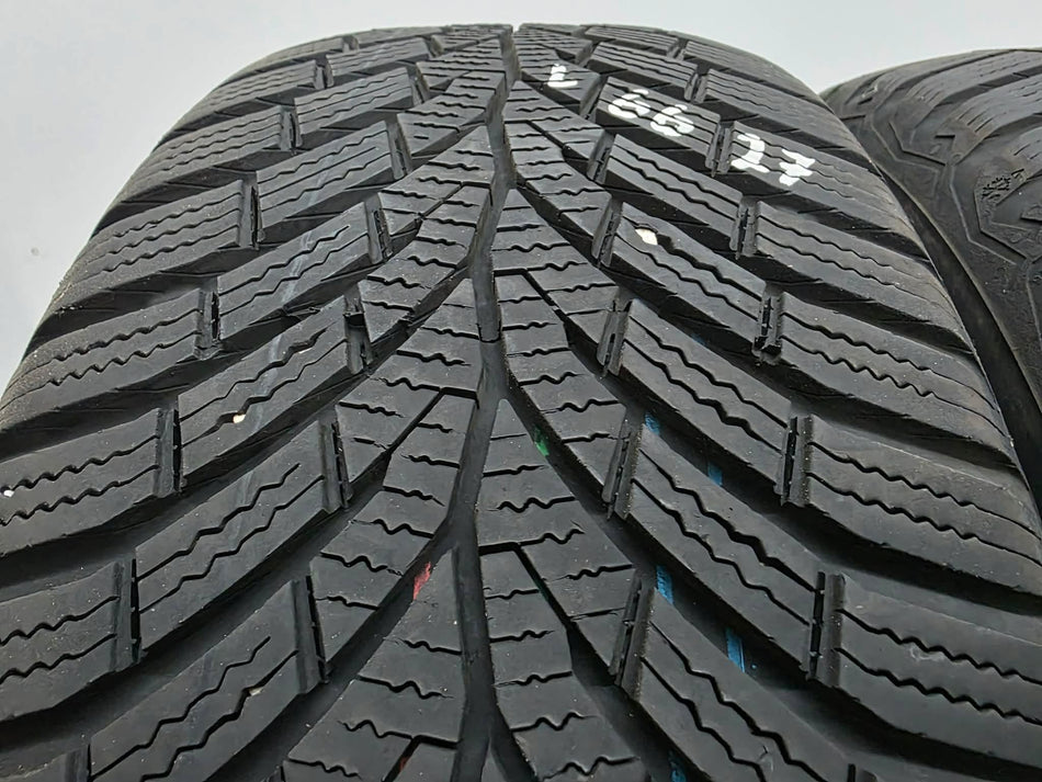 2бр зимни гуми 215/60/16 CONTINENTAL L06627
