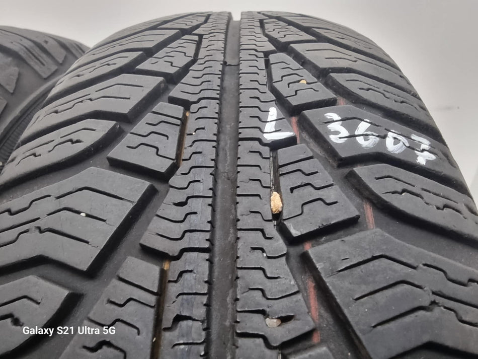 2бр зимни гуми 195/65/15 UNIROYAL L03607